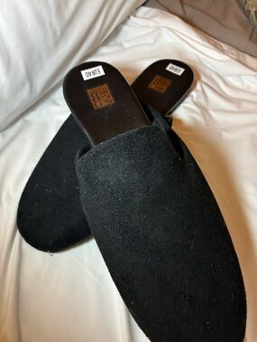 Women's Black Slip-On Mule Clogs - Effortless Everyday Style